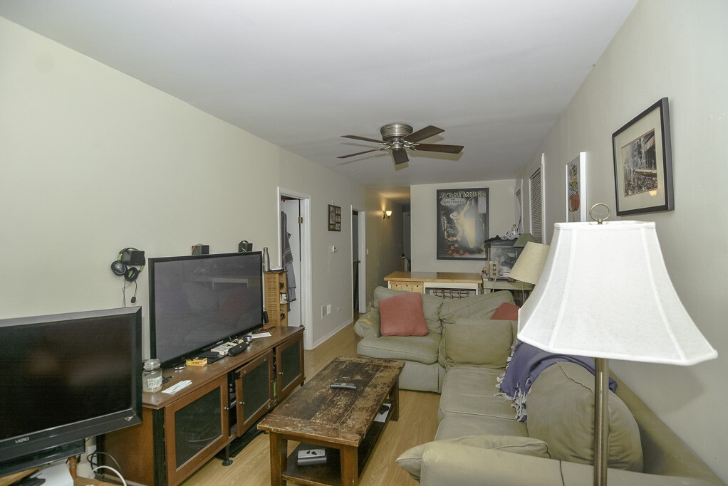 Primary Photo - 1436 W Belmont Ave