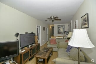 Building Photo - 1436 W Belmont Ave