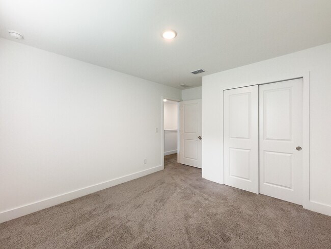 Foto del edificio - 126 Kingswood Cir