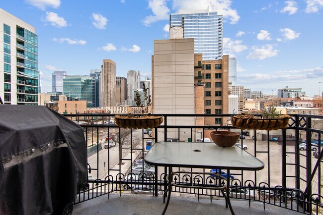 Foto del edificio - 843 W Adams St