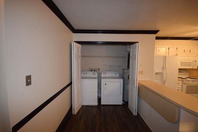 Foto del edificio - Brick Townhome in Park Forest!