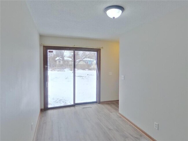 Building Photo - 1000 Concordia Ave