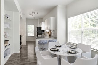 Building Photo - Cortland River Place