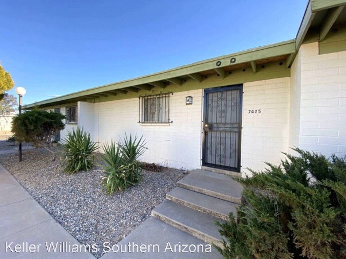 Primary Photo - 1 br, 1 bath House - 7425 E Desert Spring Dr