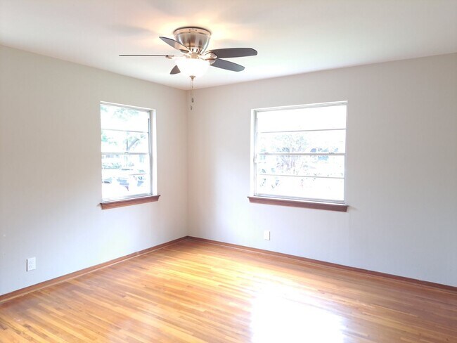 Foto del edificio - Cute 2 bedroom, 1 bath with a great backyard!