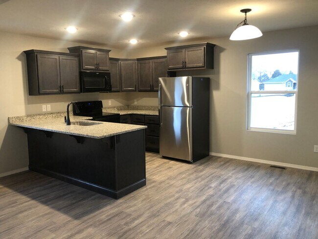 Foto del edificio - Make this  beautiful modern home yours!! HOA paid!