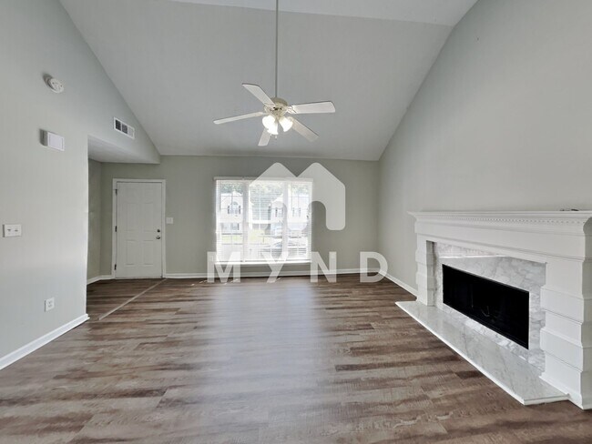 Building Photo - 185 S Barbara Ln