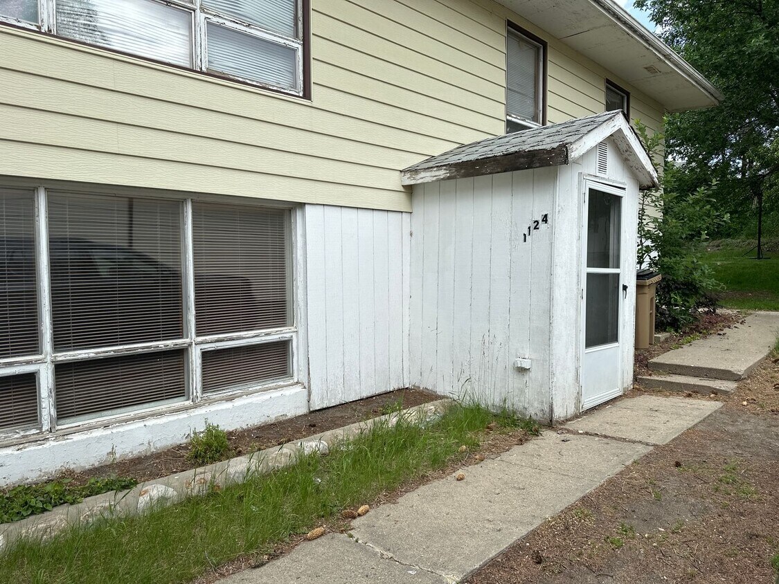 Primary Photo - 1124 1st St NE