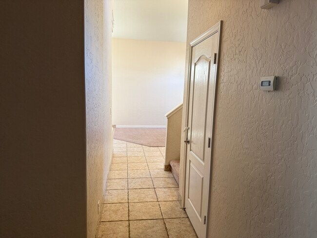 Building Photo - 5165 W Linda Ln
