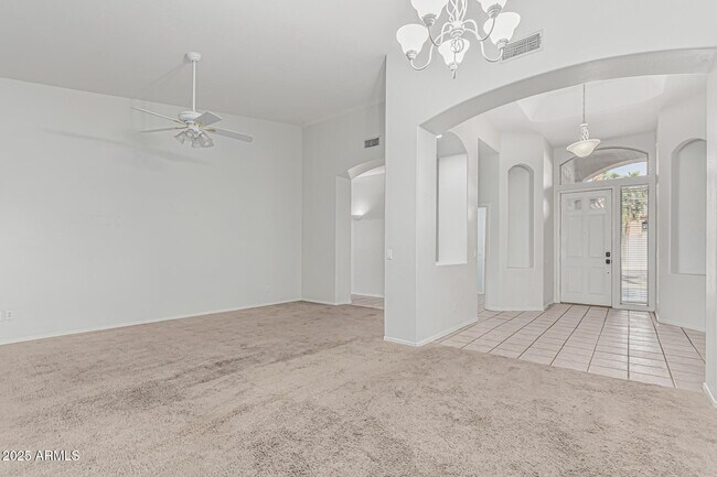 Foto del edificio - 408 N Falcon Ct
