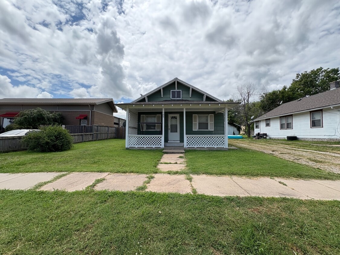 Primary Photo - 105 N Orchard St