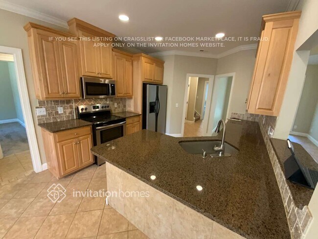 Foto del edificio - 242 Chuckwood Rd