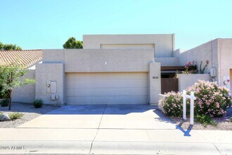 Building Photo - 11059 E Yucca St