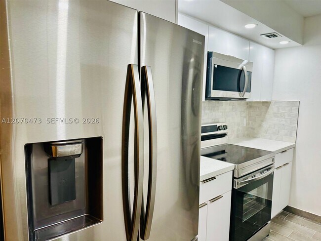 Foto del edificio - 7915 SW 86th St