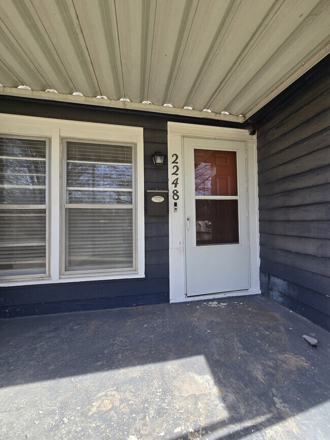 Building Photo - 2248 E Aloma St