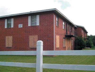 Building Photo - 135 Lamar Ave