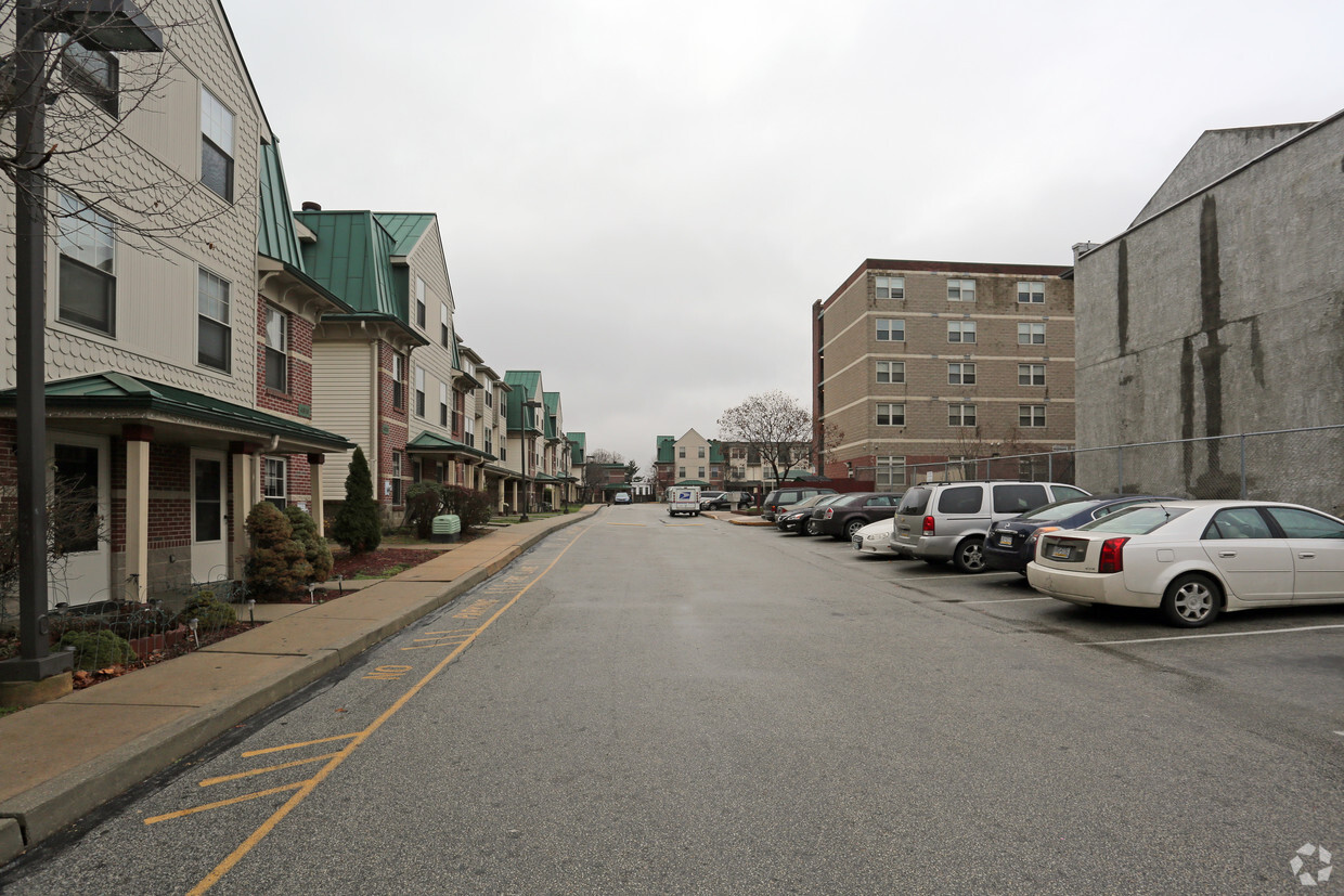 Building Photo - Genesis Square Townhouses