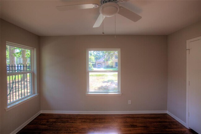 Building Photo - 1226 Ridgeley Dr