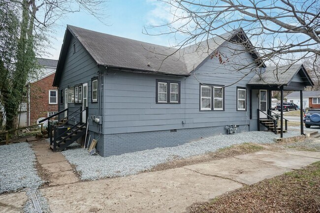 Foto del edificio - N Main St Duplex