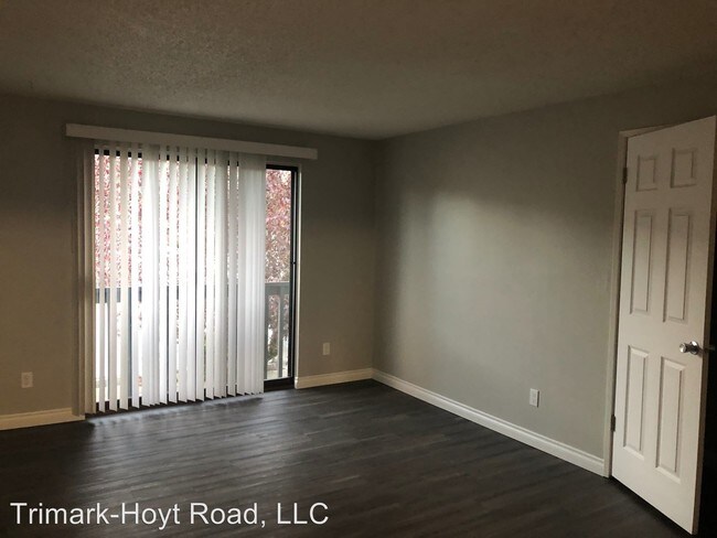 Foto del edificio - 490 S River Ave