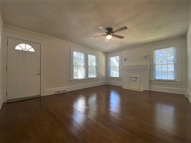 Foto del edificio - 3bed, 2ba Bungalow - 5 minutes from Downtown Kannapolis