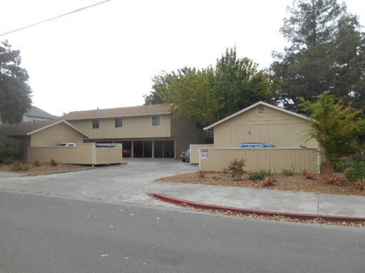 Building Photo - 8686 Franklin St