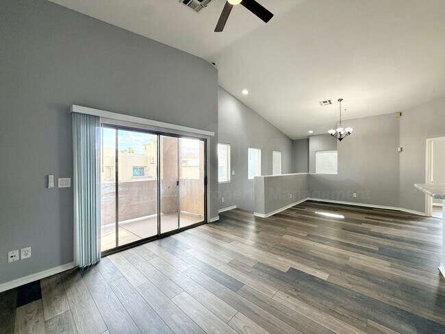 Foto del edificio - 1406 W Emerald Ave