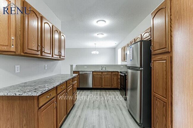 Foto del edificio - Now Available!