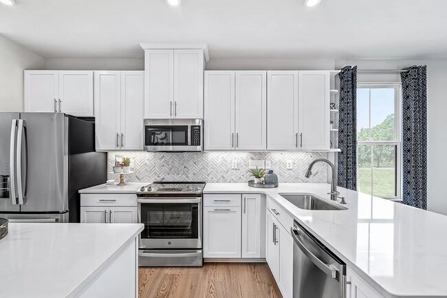 Foto del edificio - 3711 S Tryon St