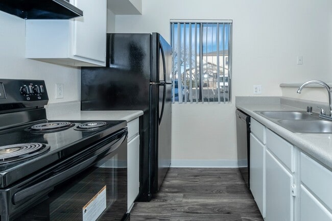 Building Photo - The Edge Townhomes
