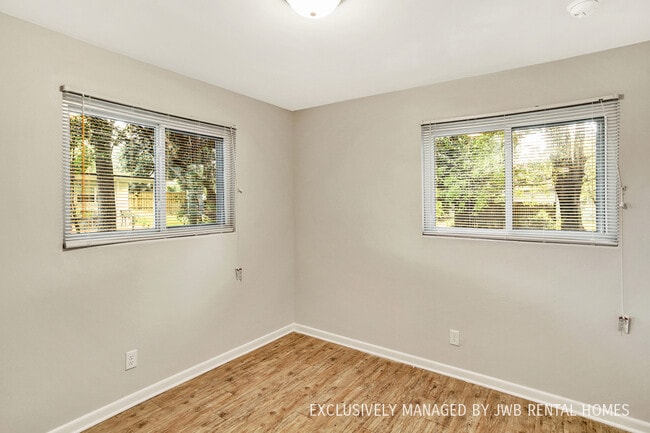 Building Photo - 1714 Dupre Dr