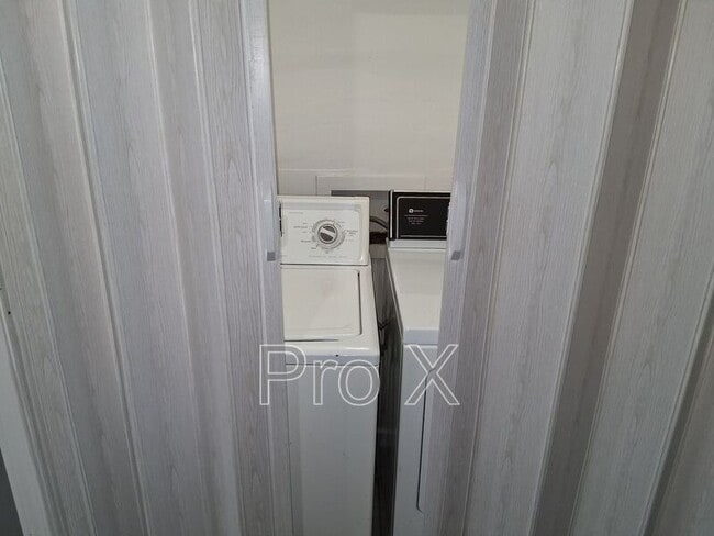 Photo - 407 Park St Apartment