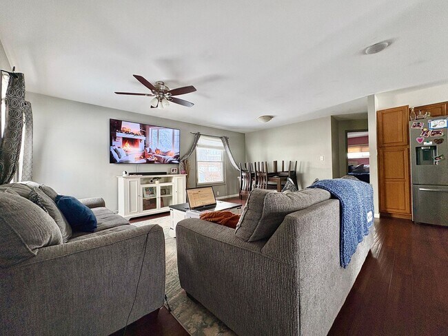 Foto del edificio - Twyckenham Hills Gem – 4BR with Lower Level Family Suite