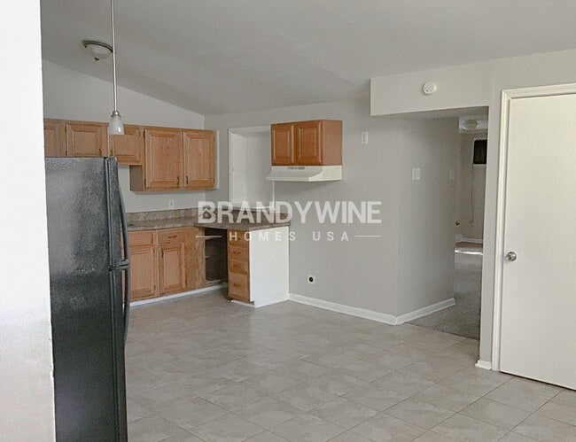 Building Photo - NEW LOWER RENTAL RATE LEASING SPECIAL: Rec...