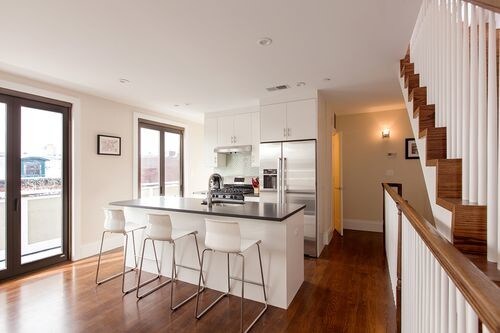 Primary Photo - 16 E Springfield St