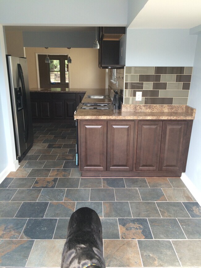 Building Photo - 526 Dunster St