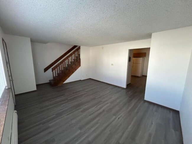 Building Photo - Cute Apartment!!!