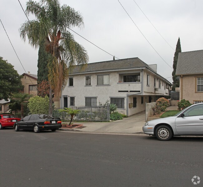 Building Photo - 4208 Clayton Ave