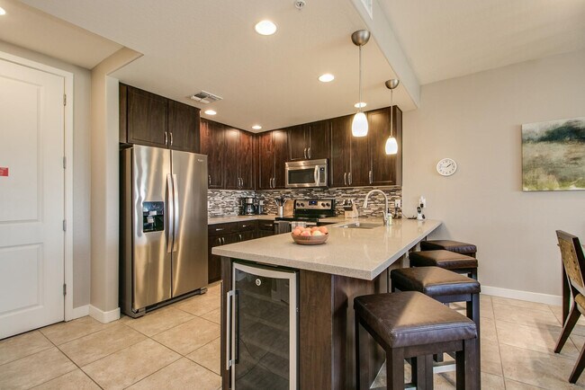 Foto del edificio - 5450 E Deer Valley Dr
