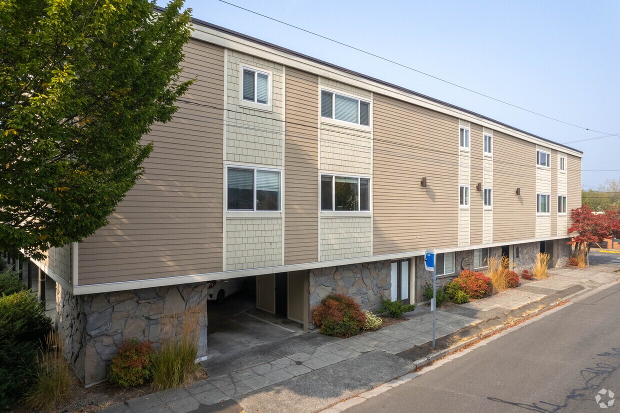 Exterior - Townhouse Apartments