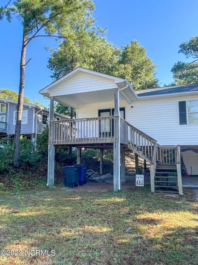 Building Photo - 316 Live Oak St