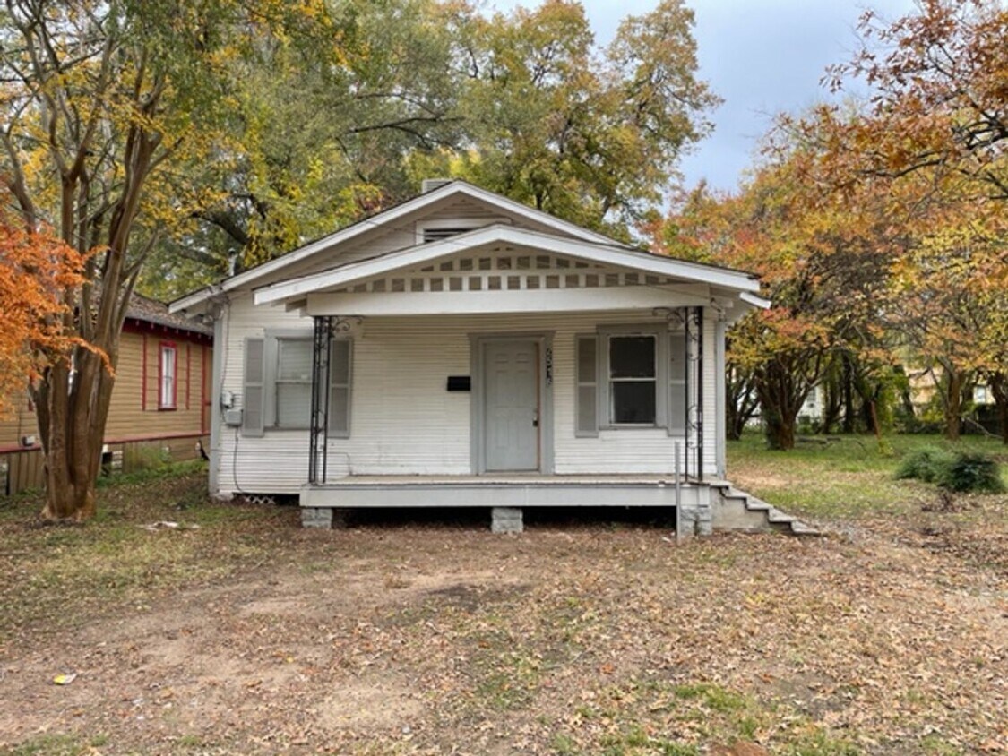 Primary Photo - Remodeled 2 Bed With Central Air