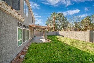 Building Photo - 9317 Sienna Ridge Dr
