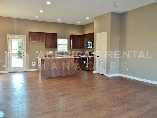 Foto del edificio - Townhome in Calera, AL - COMING SOON!