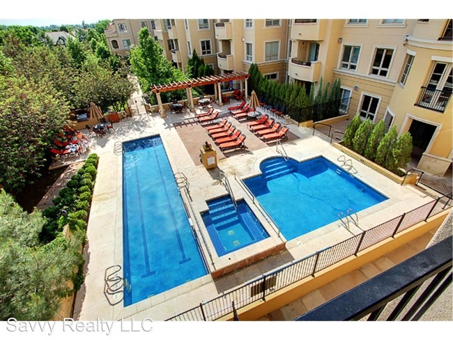 Building Photo - 2500 E Cherry Creek South Dr