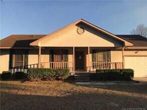 Building Photo - 6886 Kingsgate Dr