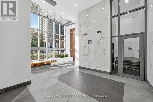 Building Photo - 308 King St N
