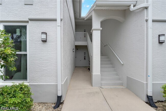 Building Photo - 1320 Charleston Square Dr