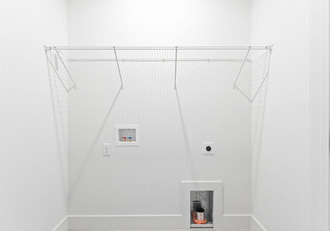 Foto del edificio - 2415 Pruitt St