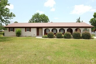 Building Photo - 3101 Wallace Dr
